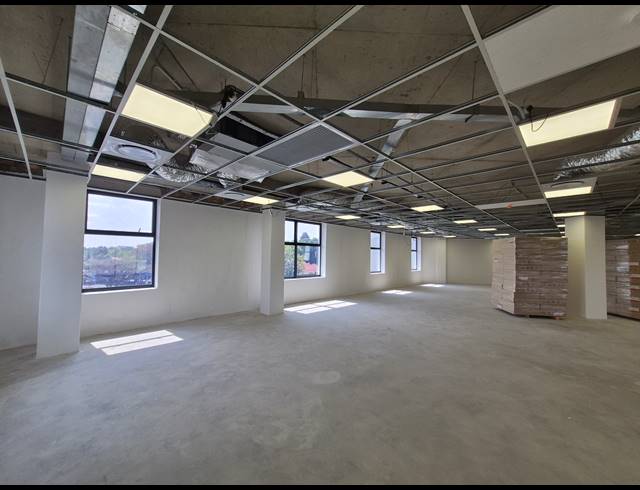 512M² OFFICE TO LET IN GLENADRIENNE EAST